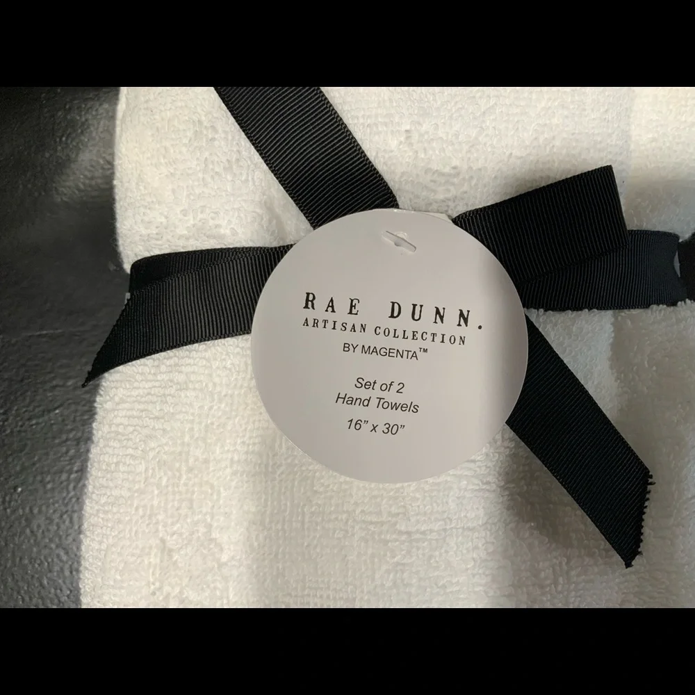 RAE DUNN 2PC HAND TOWEL SET